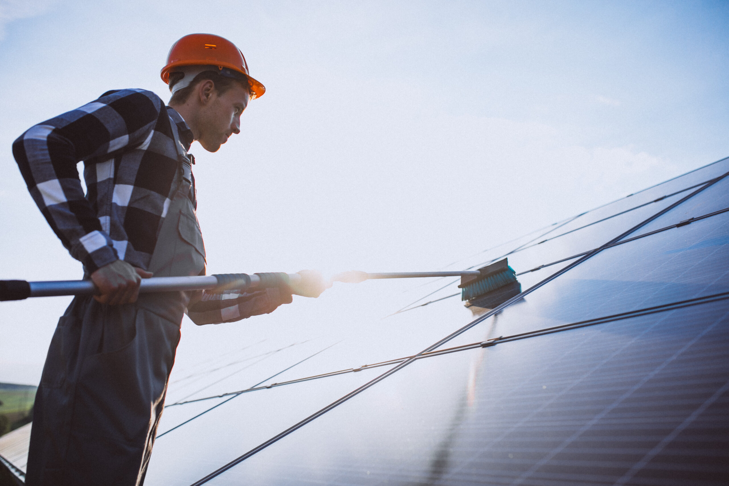 Residential window cleaning and gutter cleaning services in Kanata by KleenGeek professionals